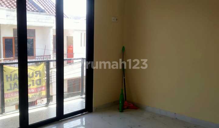 Rumah Cantik Siap Huni Di Kranggan Cibubur 2