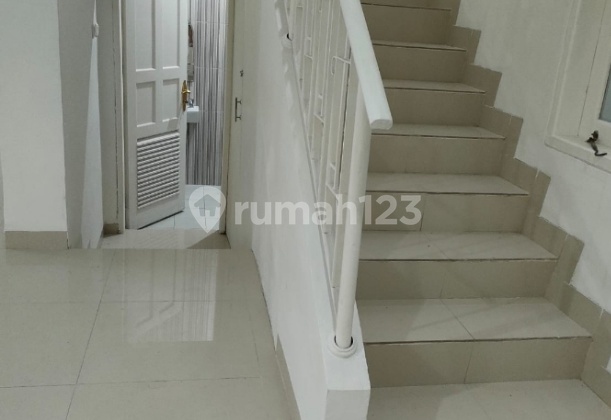Di Jual Cepat Rumah Siap Huni di Legenda Wisata Di Jual Cepat Rumah Siap Huni di Legenda Wisata