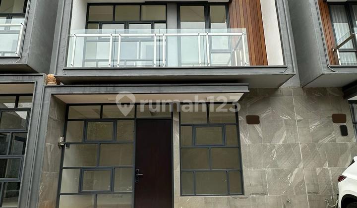 Rumah Dekat Stasiun Lrt Bagus 1