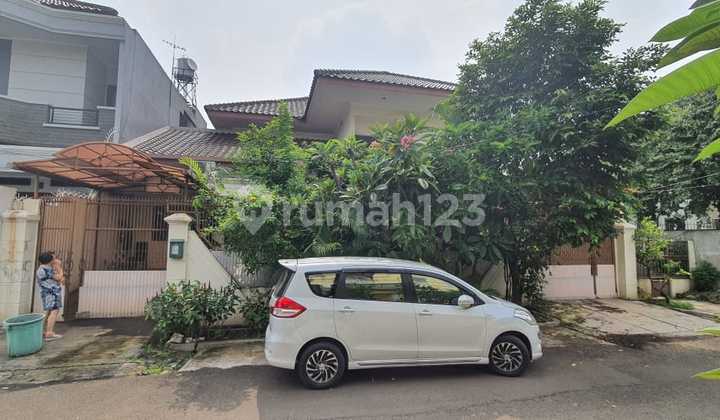 DIJUAL RUMAH PULOMAS 288m2 LOKASI BAGUS, 2 LANTAI, STRATEGIS, NYAMAN, KODE MR