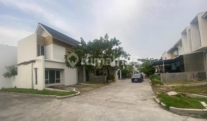 Rumah Tinggal Komplek Halton Place Blok G