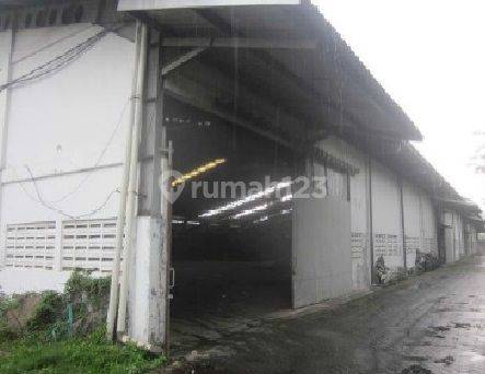 Pabrik di Jalan Utama Tulungagung 2