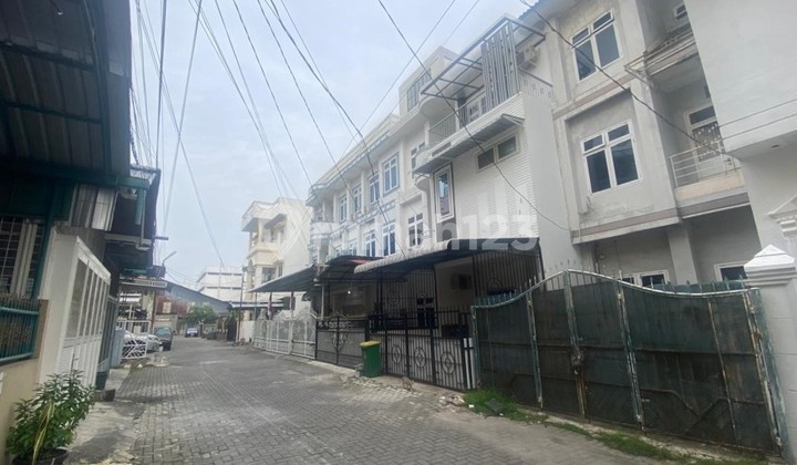 Rumah Tinggal Komplek Villa Makmur Indah