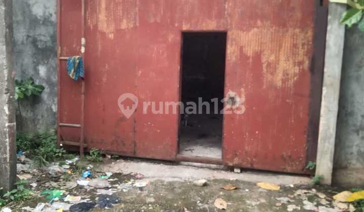 Rent of an old building in Babakan Setu, Pamulang, South Tangerang, EF.