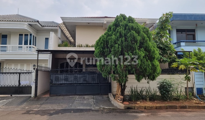 Rumah Di Taman Intercon Kebon Jeruk, Jakarta Barat