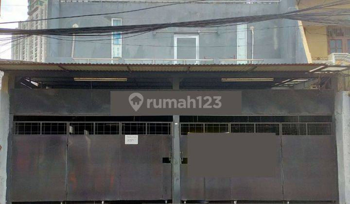 Sewa Rumah Kos Termasuk Kios Usaha di Rajawali, Jakarta Pusat 1