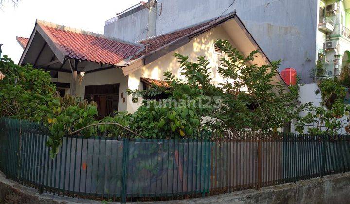 Jual Rumah Luas di Tomang Jakarta Barat A W  2