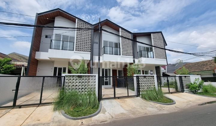 Jual Rumah 2,5 Lantai di Perumahan Kosambi Jakarta Barat R R