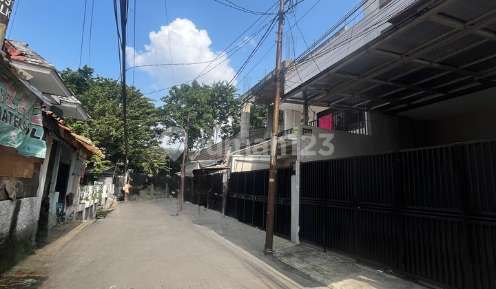 Rumah Baru Siap Huni di Pinggir Jalan Tomang Jakarta Barat di