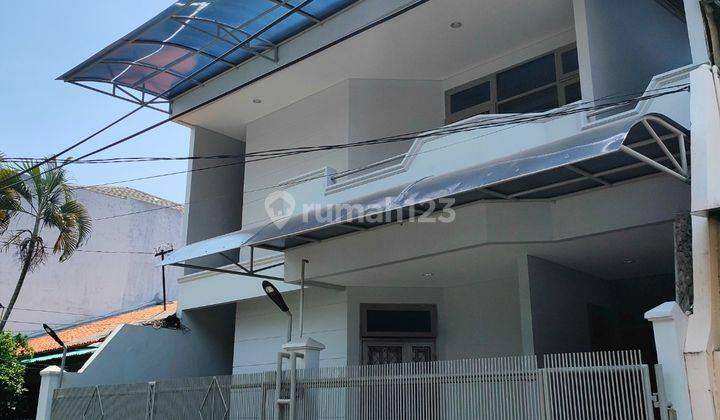 Sewa Rumah 2 Lantai di Tomang Jakarta Barat E F 1