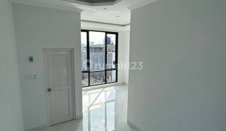 Jual Rumah 3 lantai di Gandaria Jakarta Selatan R R  2