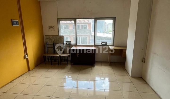 Ruko Rental Suitable for Business in Tawakal Tomang, West Jakarta E F 2
