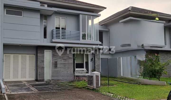 For Sale 2-Story House in Suvarna Sutera, Tangerang City R W