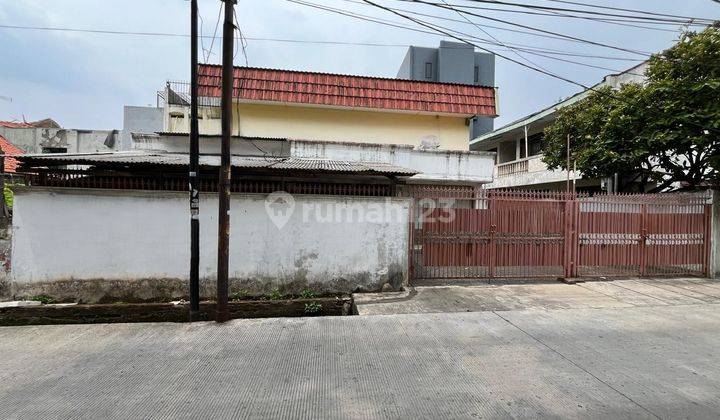 Jual Cepat Rumah 2 Kavling Luas 22m X 20m di Jelambar Jakarta Barat E F 1