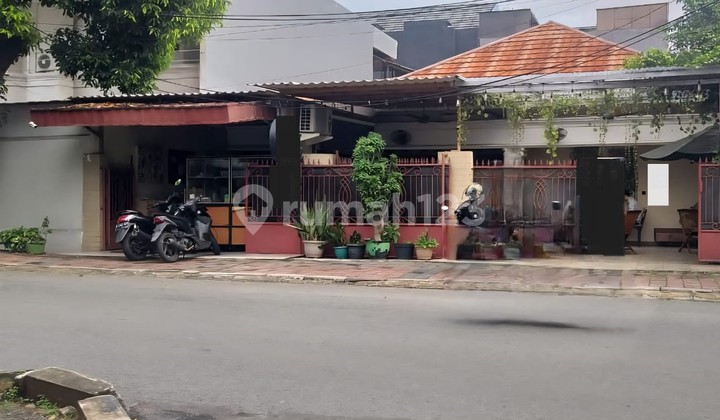 Jual Rumah di jalan raya Tomang Jakarta Barat RR 1
