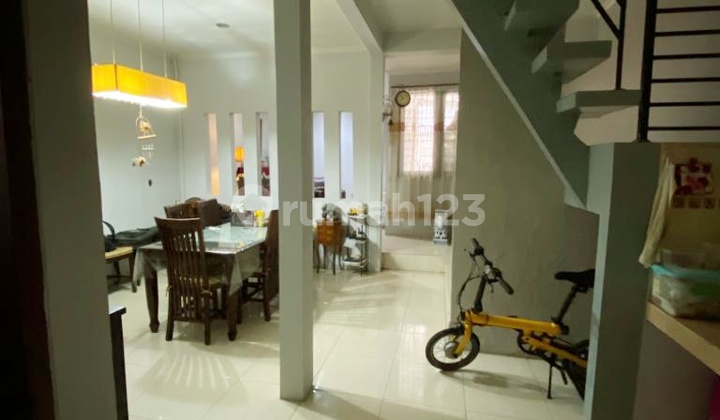 Jual Rumah 2 lantai di Kemanggisan Jakarta Barat RR 2