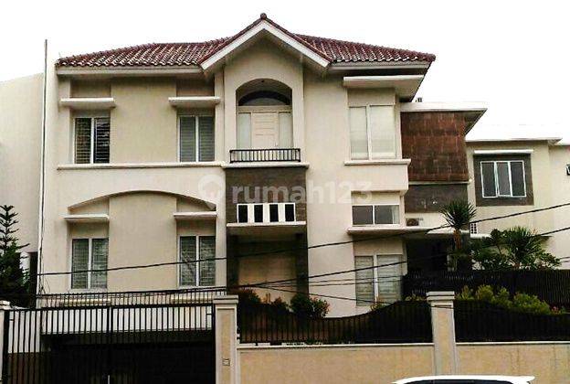 Jual Rumah 3 Lantai di Taman Villa Meruya Jakarta Barat EF  1