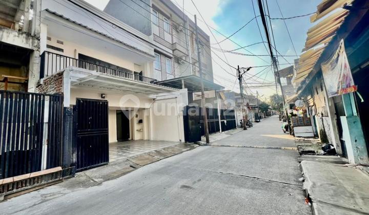 Rumah Baru Siap Huni di Pinggir Jalan Tomang Jakarta Barat di