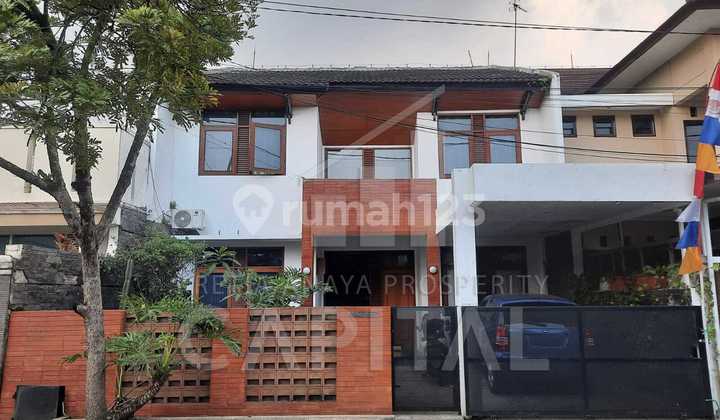 Rumah nyaman 2 lantai  siap huni di Antapani 2