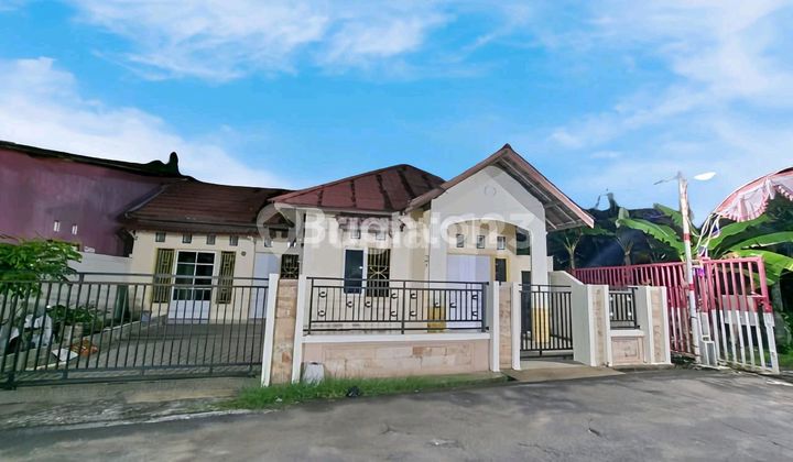 Ready to Occupy House on a Large Plot on Danau Sentarum Road, Pontianak, West Kalimantan