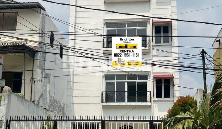 Gedung 4 Lantai plus Rooftop di Jakarta Barat 1