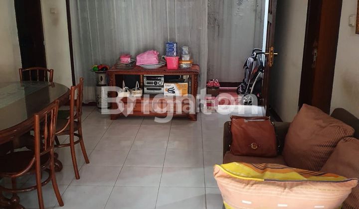 RUMAH 2 LANTAI LOKASI STRATEGIS HANYA 5 MENIT KE UNIV.INDONESIA (U.I) SALEMBA DEKAT TOL-RAWASARI JAKPUS 2