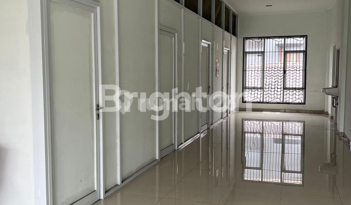 Gedung 4 Lantai plus Rooftop di Jakarta Barat 2