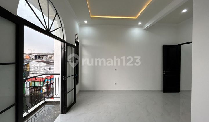 *di Jual Rumah Baru 3 Unit Di Cipinang Cempedak Dengan Desain Classic Modern, Lokasi Sangat Strategis Berada Di Kota Jakarta* 2