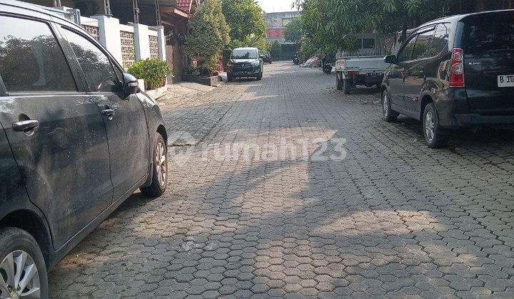 Dijual Rumah Strategis di Taman Royal 1, Tangerang Kota, Banten 2
