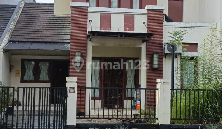Dijual Rumah Dua Lantai Di Jalan Boulevard Bekasi