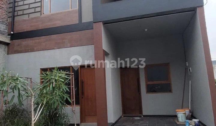 For Sale Two-Story Hook House in Dibuni Residance Munjul East Jakarta