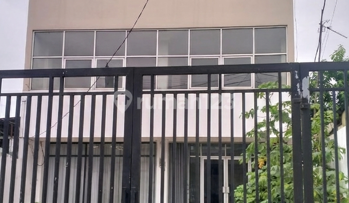 For Rent 3-Story Shop House in Narogong Bekasi