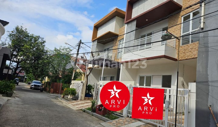 For Sale House In Boulevard Hijau Harapan Indah Bekasi 2