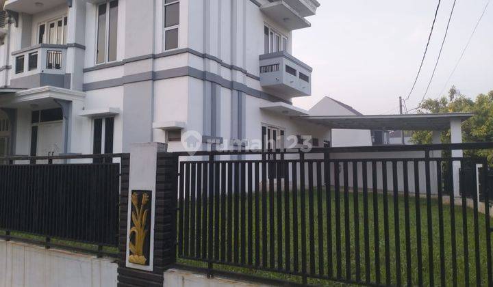 Disewakan Rumah Luas Hook Di Kemang Pratama Bekasi 2