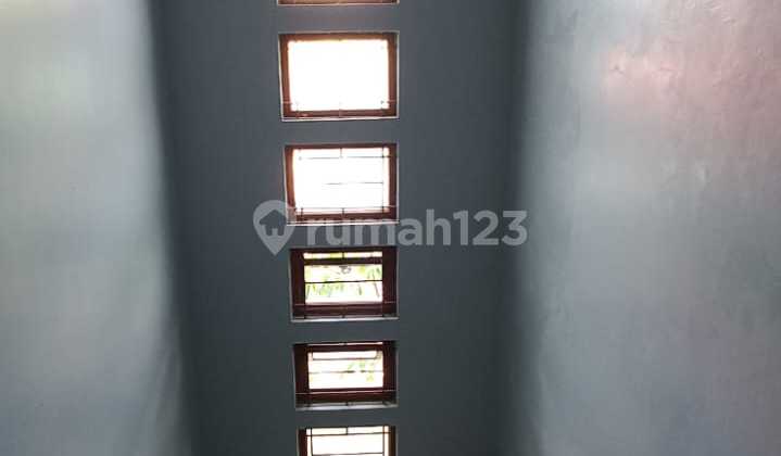 Di Jual Rumah 2 Lantai di Kemang Pratama 3 2