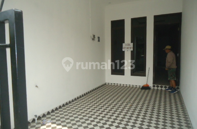 For Sale: 3-Story House in Perumnas 1 Bekasi (2 Houses Available for Sale) 2