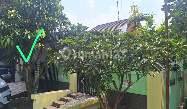 For Sale, Ready-to-Occupy House (Corner Position) in East Bekasi, Regency 3 2