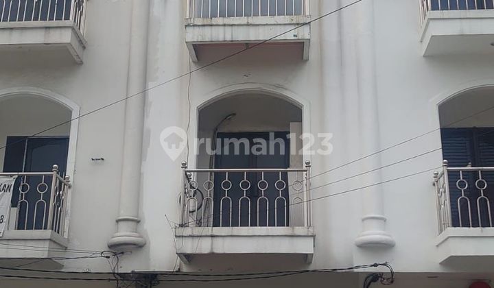 For Rent 4-Story Shop House on Jalan Raya Rawamangun, East Jakarta