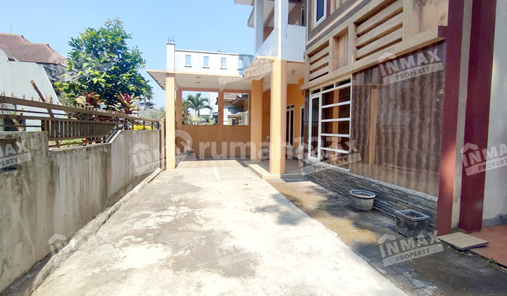 Rumah Bagus dan Full Furnished Dijual di Araya Graha Golf, Pakis, Malang 2