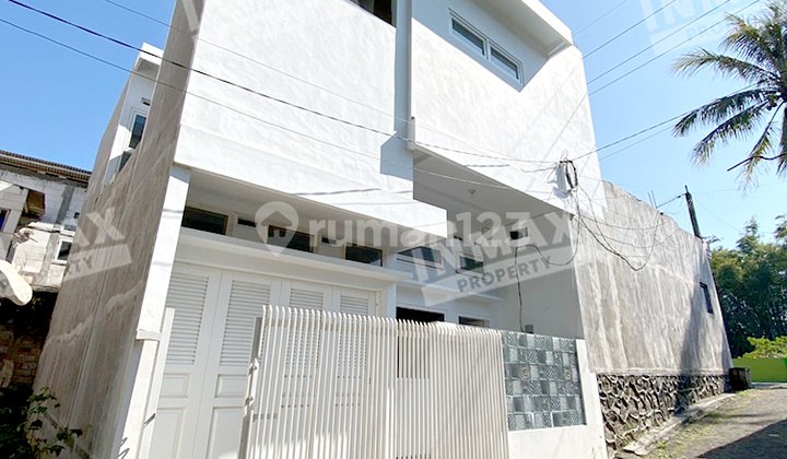 Rumah Induk + Kontrakan Kondisi Bagus Sangat Terawat Ada 4 Kamar Plus Furnished SHM Dijual di Jl. Zentana, Kec. Karangploso, Kab. Malang Rumah Induk + Kontrakan Kondisi Bagus Sangat Terawat Ada 4 Kamar Plus Furnished SHM Dijual di Jl. Zentana, Kec. Karangploso, Kab. Malang