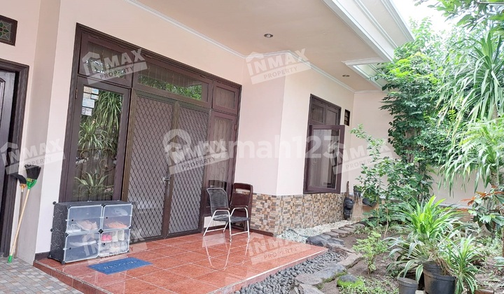 House Ready to Live In, Semi-Furnished, 3 Bedrooms, Location in Rungkut Area, Near Transmart Rungkut and Toll Road on Jl. Rungkut Asri Barat, Rungkut Sub-district, Surabaya 2