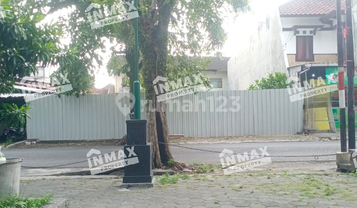 Land for Rent, 382 m2, Strategic Location Near Pizza Hut, UB, and RSUB, Suitable for Parking Lot and Coffee Shop on Jl. Pisang Kipas, Blimbing, Malang. Land for Rent, 382 m2, Strategic Location Near Pizza Hut, UB, and RSUB, Suitable for Parking Lot and Coffee Shop on Jl. Pisang Kipas, Blimbing, Malang.