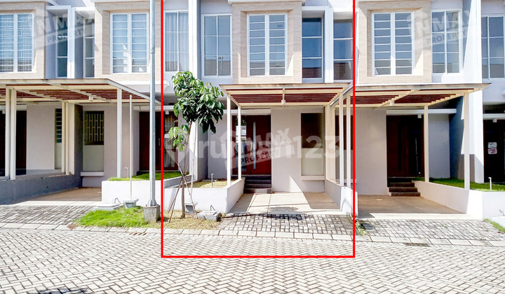 Rumah Minimalis Siap Huni Kondisi Sangat Terawat Ada 2 Kamar dan 2 Lantai Lokasi Daerah Araya di Cluster Jasmine Valley, Kec. Pakis, Kab. Malang