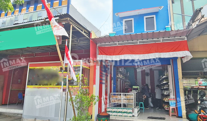 Good Shop House, 2 Floors, 64 m2 Area, Strategic Location in Blimbing Area, Near Malang's Specialty Souvenirs on Jl. Tumenggung Suryo, Blimbing Subdistrict, Malang Good Shop House, 2 Floors, 64 m2 Area, Strategic Location in Blimbing Area, Near Malang's Specialty Souvenirs on Jl. Tumenggung Suryo, Blimbing Subdistrict, Malang