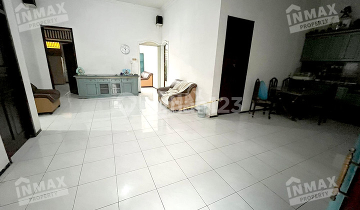 Rumah Luas Siap Huni Kondisi Terawat Semi Furnished Ada 4 Kamar Lokasi Dekat Suhat, Sma Santo Yusuf di Jl. Taman Borobudur Agung, Kec. Lowokwaru, Malang 2