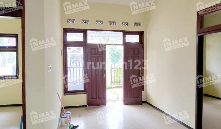 Good and Well-Maintained Rental House Below Market Price with 3 Rooms in Tidar Area at JL. Puncak Malino, Sukun Subdistrict, Malang