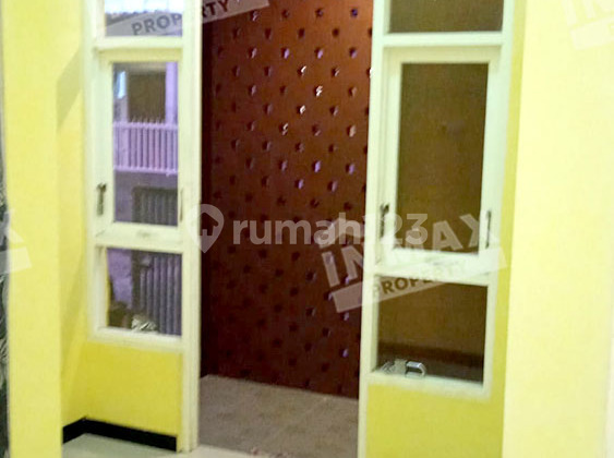 Rumah Bagus Kondisi Snagat Terawat Harga Murah Lokasi Tengah Kota Daerah Ikan-Ikan di Perum Cakalang Royal Garden, Kec. Blimbing, Malang 2