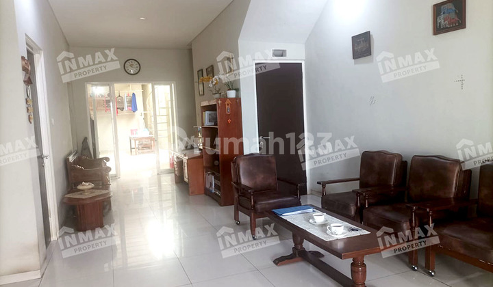 Spacious Good Condition Well-Maintained House with 6 Rooms in the Fruit Area Near MCP, Negotiable Price Until Deal on West Langsep St., Sukun Subdistrict, Malang 2