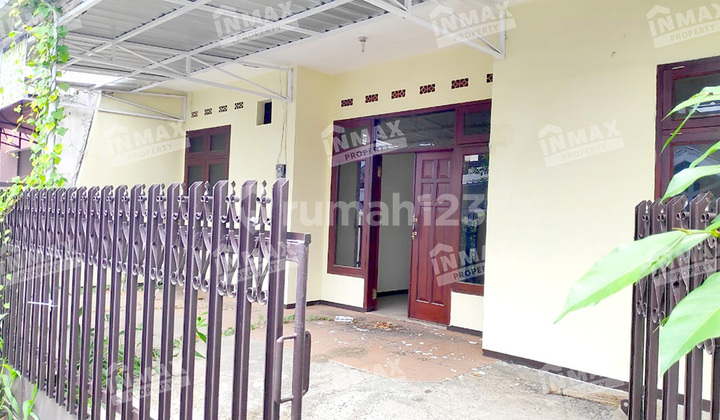 Rumah Murah Bagus Terawat dan Siap Huni Ada 3 Kamar Lokasi Daerah Tidar Dekat Lai-Lai dan Banyak Sekolah di Jl. Puncak Malino, Kec. Sukun, Malang 2