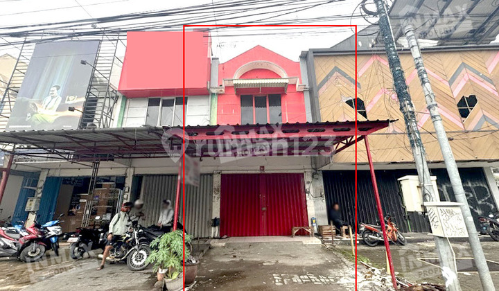 For Rent: 2-Story Shophouse in Well-Maintained Condition, Highly Strategic Location Near Traffic on Jl. Galunggung, Klojen District, Malang 1